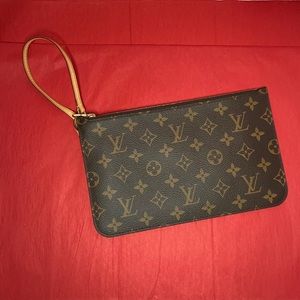 Louis Vuitton Neverfull Pouch